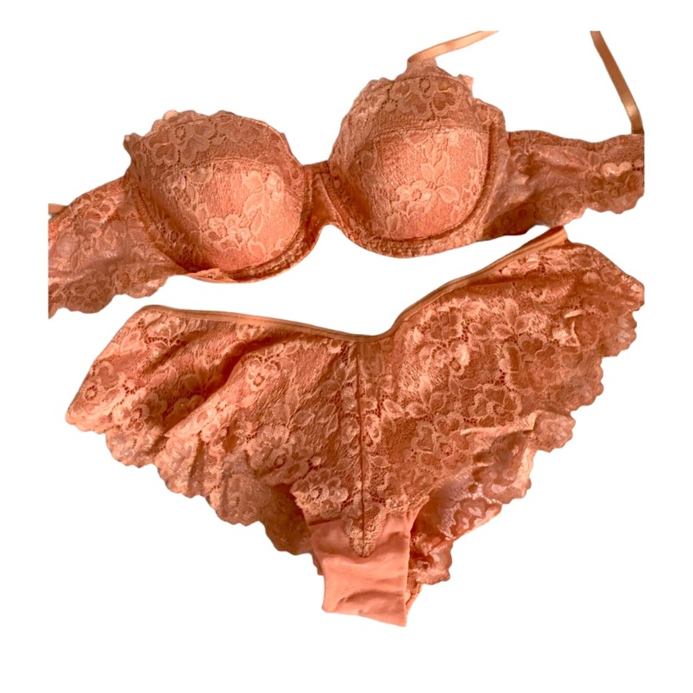 Womans Sexy Pink - Lace Bra /Panty Set - European Style 34b- Panty L